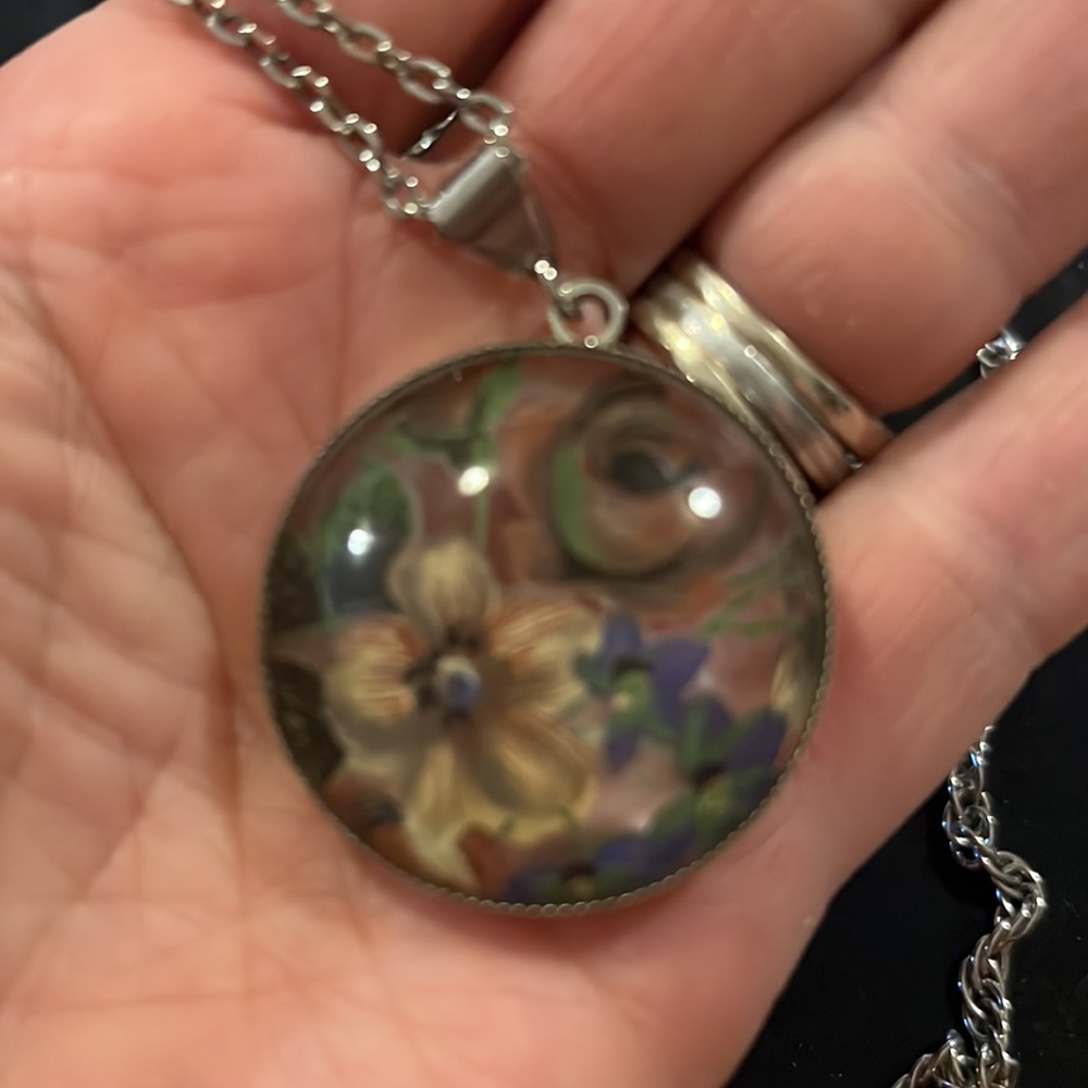 Vintage 3 Strand Convex glass reverse floral painted art glass necklace - Picture 2 of 4